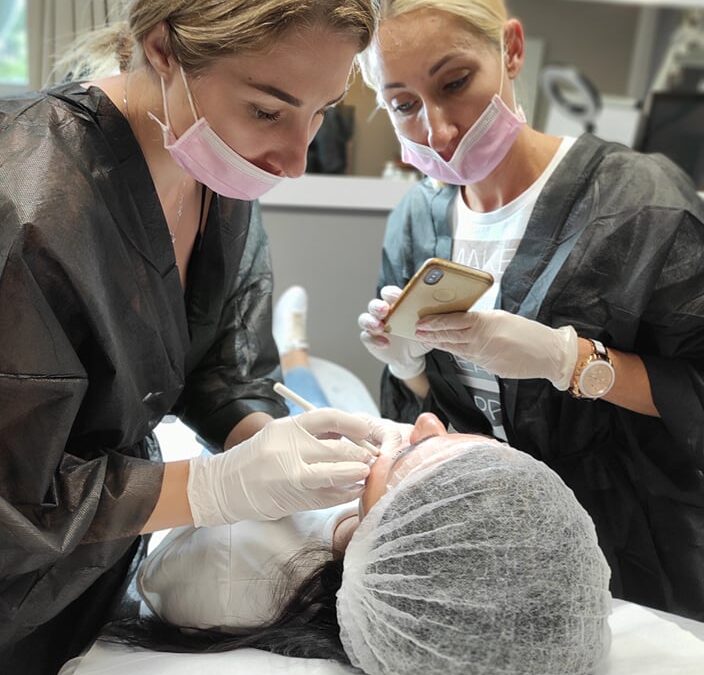 Szkolenia kosmetyczne – jak zacząć?